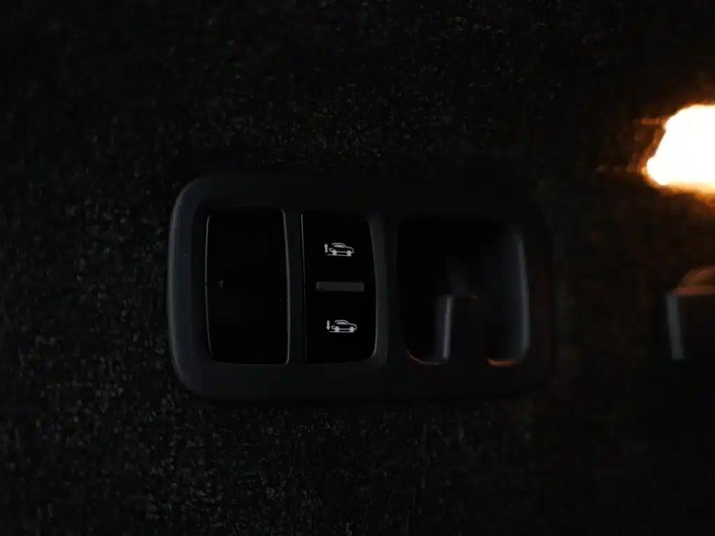Bentayga Plug-in Hybrid 2021 3.0T PHEV — миниатюра 45