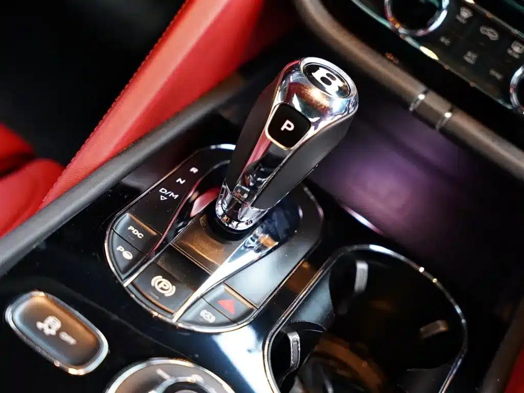 Bentayga Plug-in Hybrid 2021 3.0T PHEV — миниатюра 53