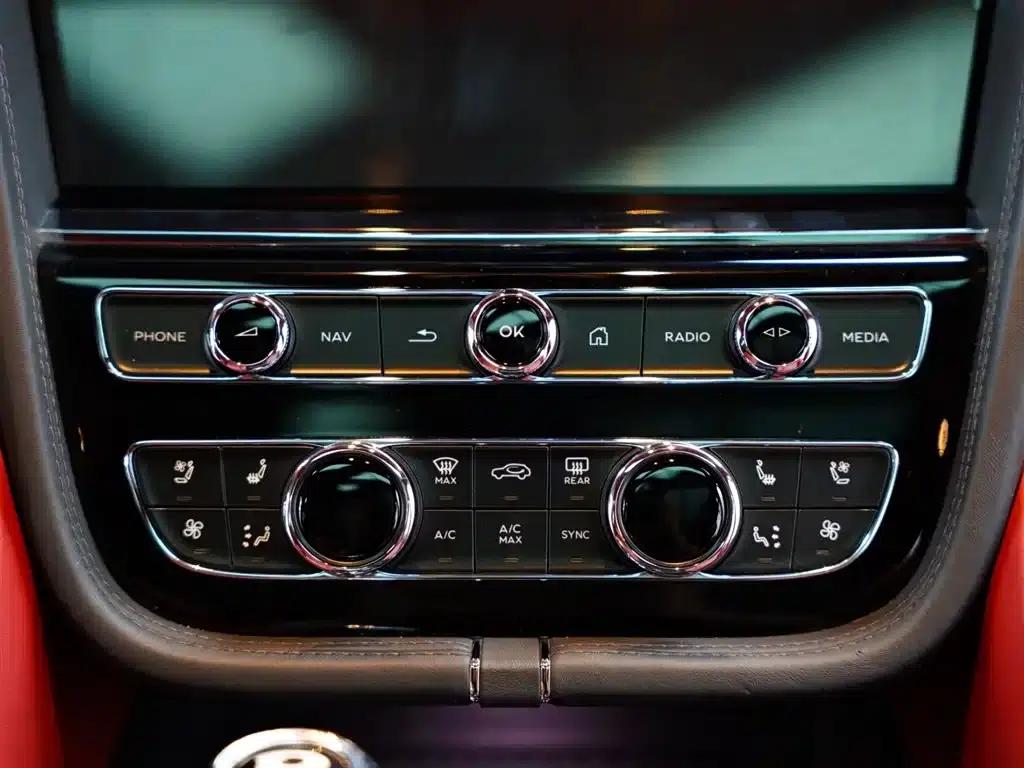 Bentayga Plug-in Hybrid 2021 3.0T PHEV — миниатюра 54