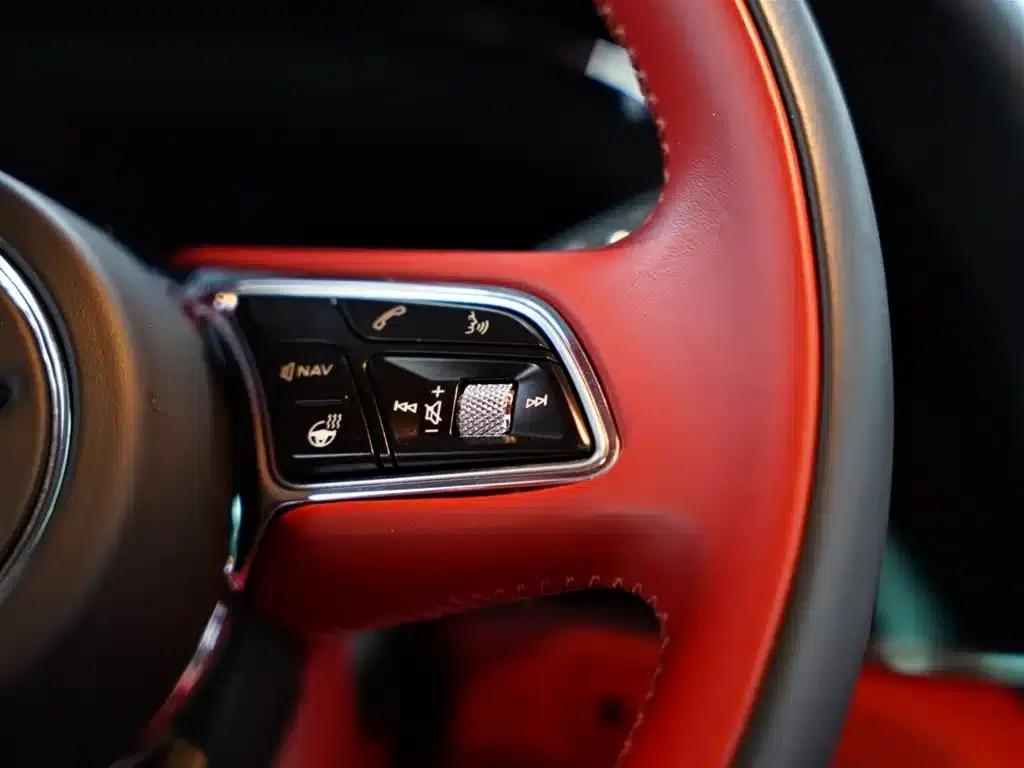 Bentayga Plug-in Hybrid 2021 3.0T PHEV — миниатюра 55