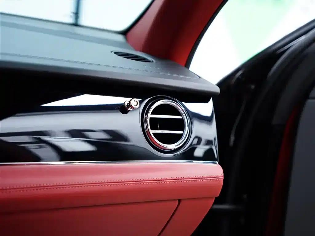 Bentayga Plug-in Hybrid 2021 3.0T PHEV — миниатюра 58