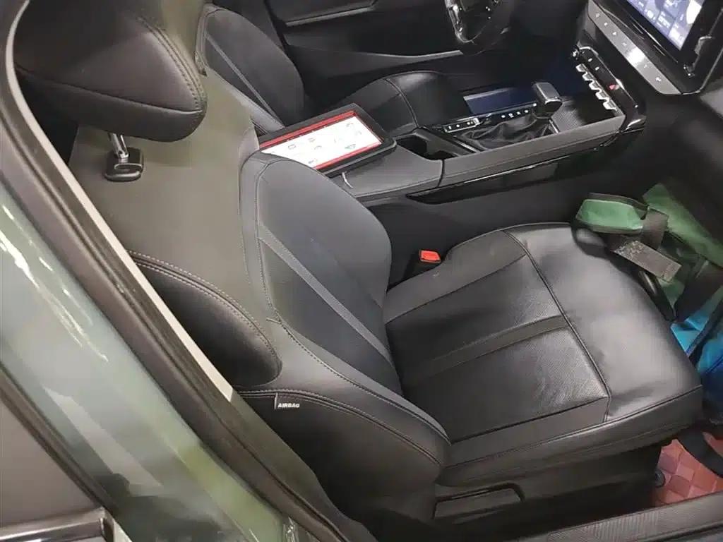 Baojun Valli 2021 1.5T Nagqu Fanxing CVT Flagship Edition — миниатюра 25