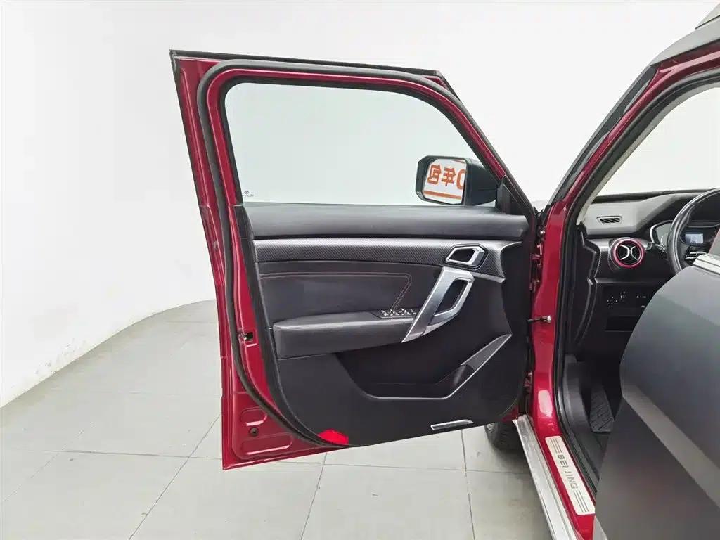 Beijing BJ20 2016 1.5T CVT Luxury Edition — миниатюра 8