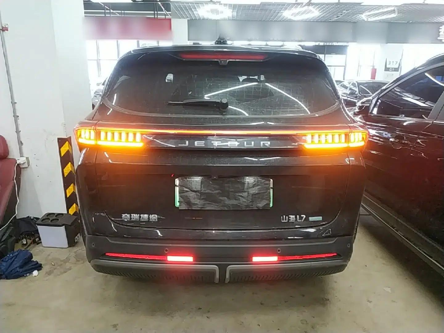 JETOUR Shanhai L7 2024 1.5T 120km MAX 5-Seater — миниатюра 5