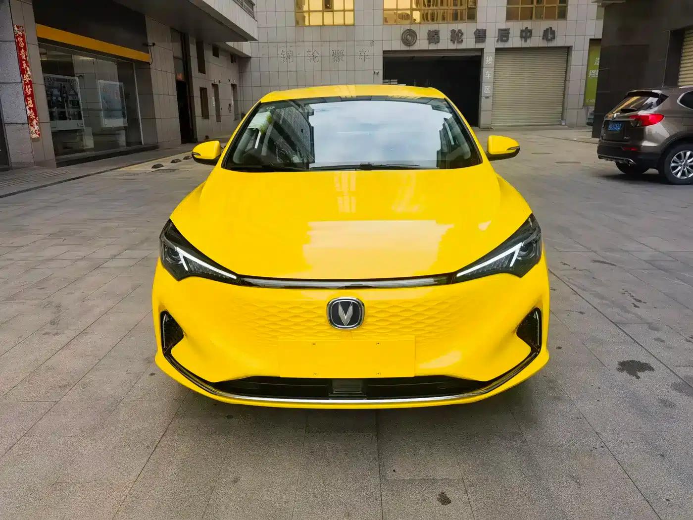 Changan Eado New Energy 2022 EV460 Smart Online Edition (Lithium Iron Phosphate) — миниатюра 2