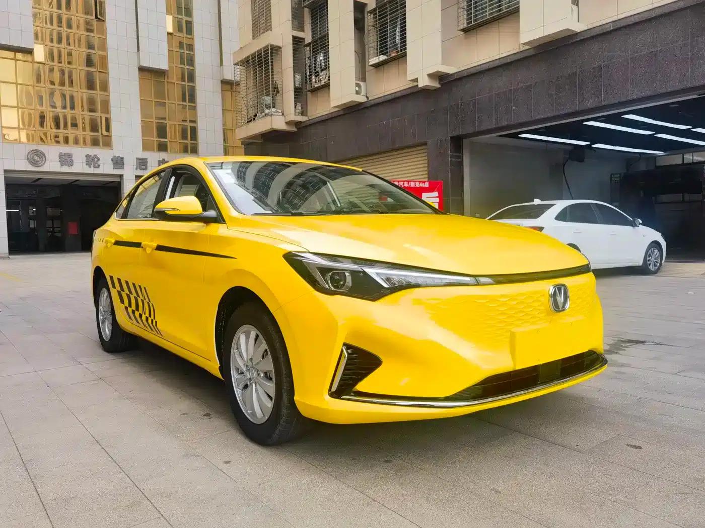 Changan Eado New Energy 2022 EV460 Smart Online Edition (Lithium Iron Phosphate) — миниатюра 3