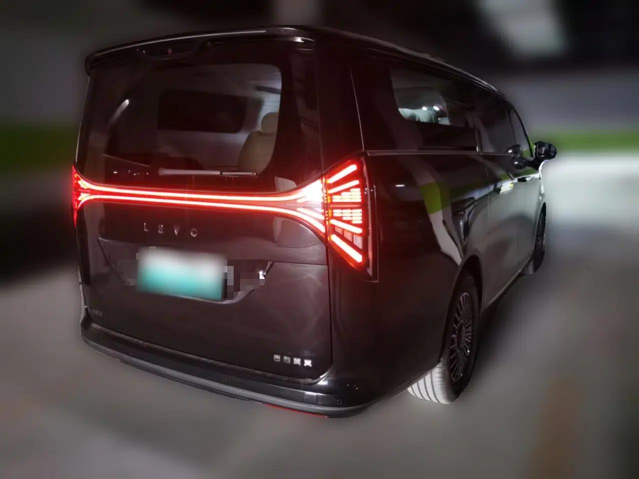 Geely Galaxy LEVC L380 2025 650 km Flagship Edition All-Wheel Drive — миниатюра 4