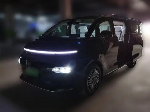 Geely Galaxy LEVC L380 2025 650 km Flagship Edition All-Wheel Drive