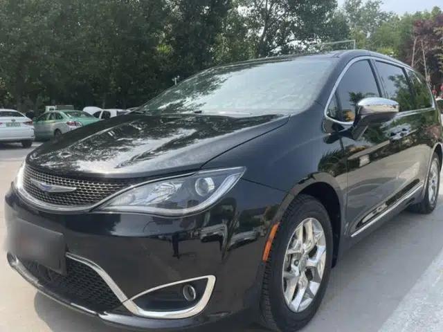 Chrysler Grand Voyager 2017 3.6L Premium Edition