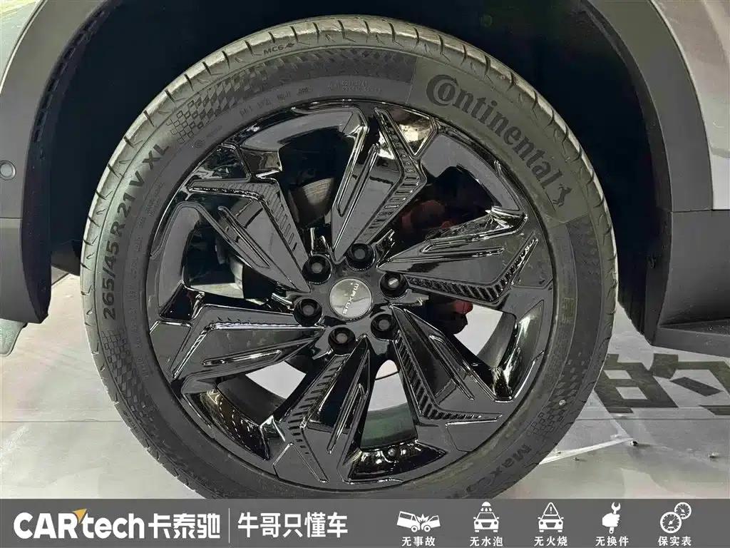 SAIC MAXUS D90 Pro 2021 2.0T Gasoline 4WD Flagship Edition 7-Seater — миниатюра 10