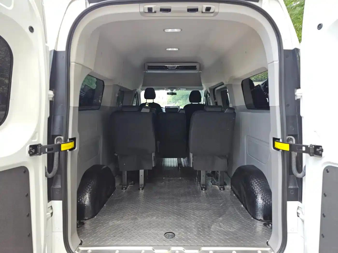 Xintu V70 2023 2.0T Elite Edition Automatic Long Wheelbase Mid-Roof 6/7 Seats — миниатюра 11