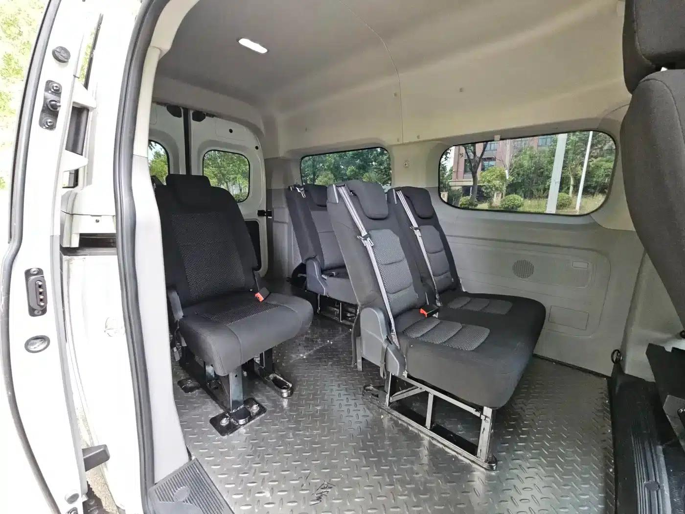 Xintu V70 2023 2.0T Elite Edition Automatic Long Wheelbase Mid-Roof 6/7 Seats — миниатюра 9