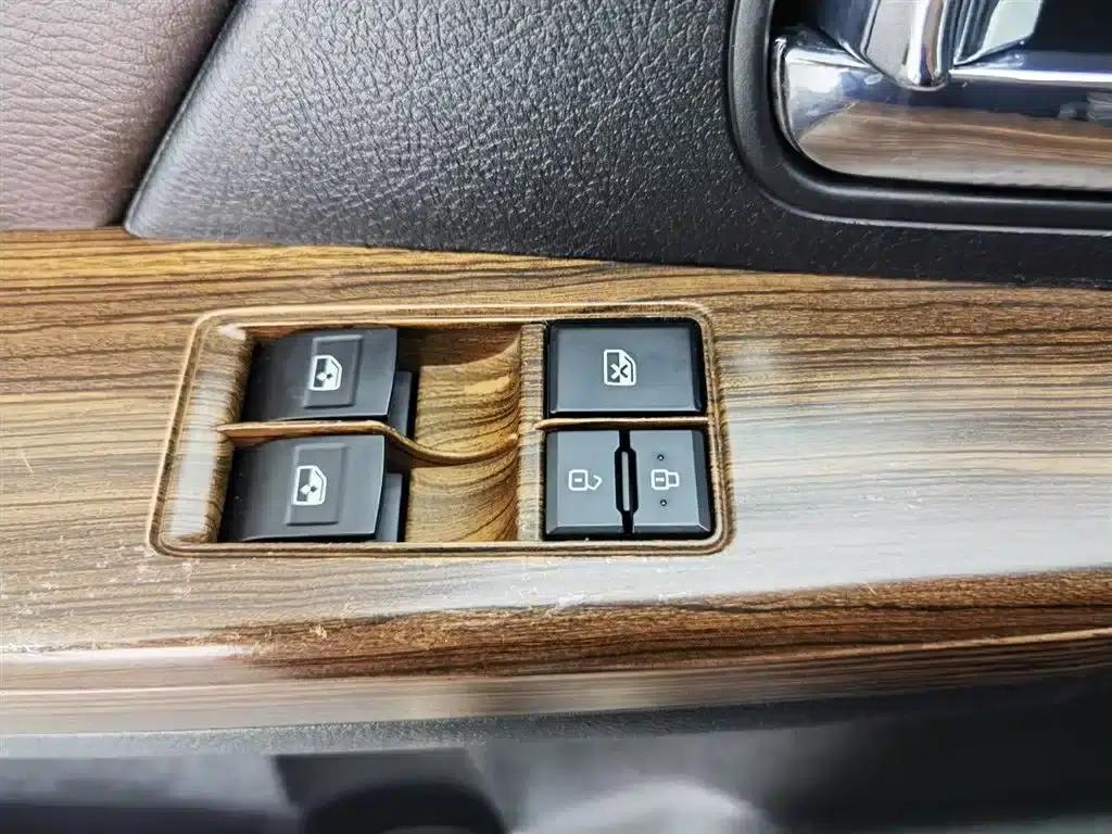 Fengxing CM7 2018 2.0T Automatic Classic Premium Edition — миниатюра 9