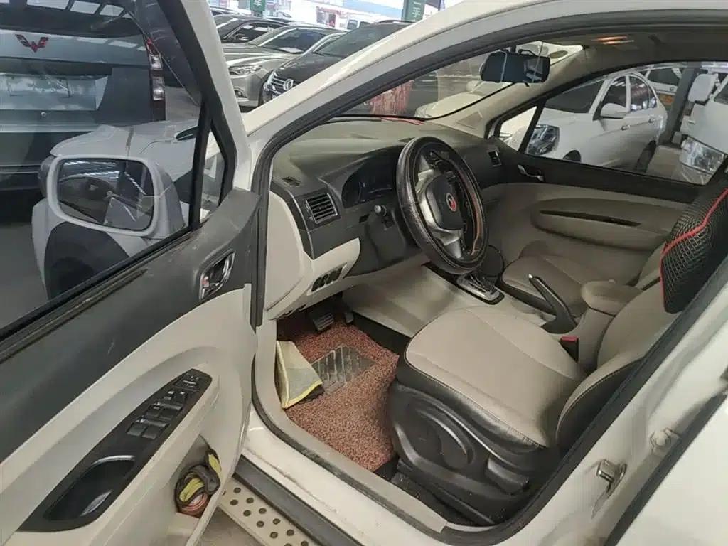 Jingyi XV 2015 1.6L CVT Deluxe Edition — миниатюра 16