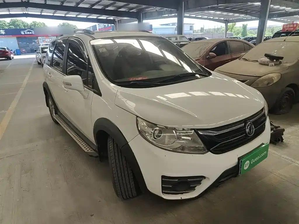 Jingyi XV 2015 1.6L CVT Deluxe Edition — миниатюра 4