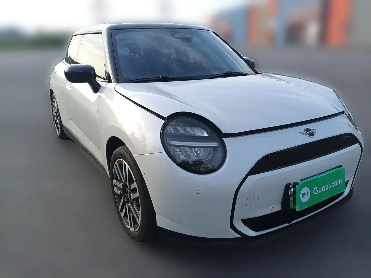 MINI Electric COOPER 2024 456km COOPER E Classic Edition — миниатюра 3