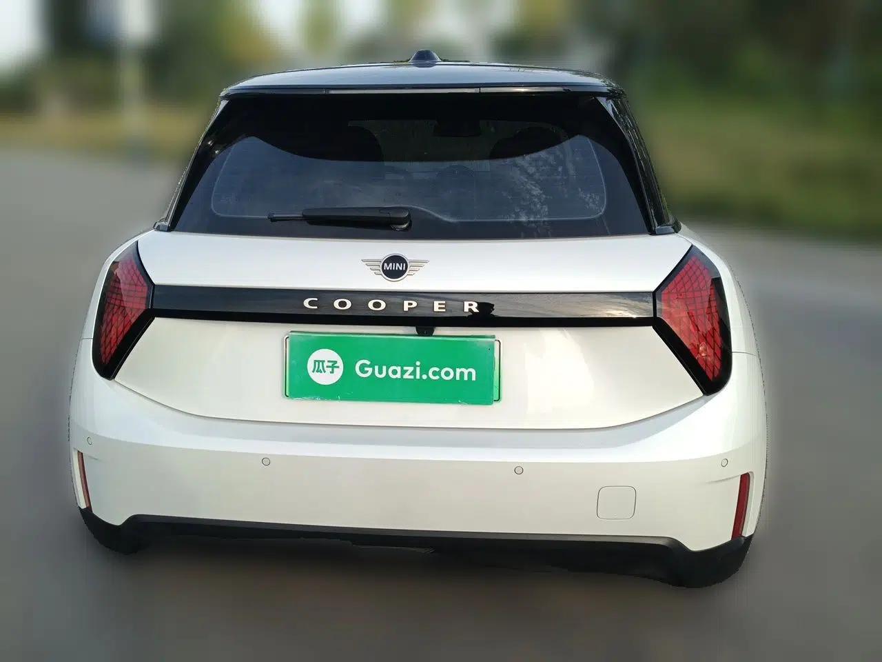 MINI Electric COOPER 2024 456km COOPER E Classic Edition — миниатюра 5