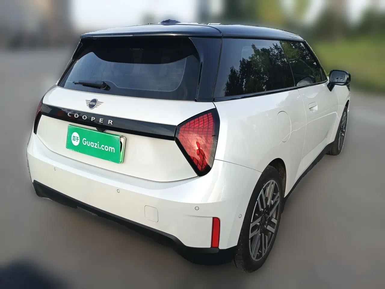 MINI Electric COOPER 2024 456km COOPER E Classic Edition — миниатюра 6