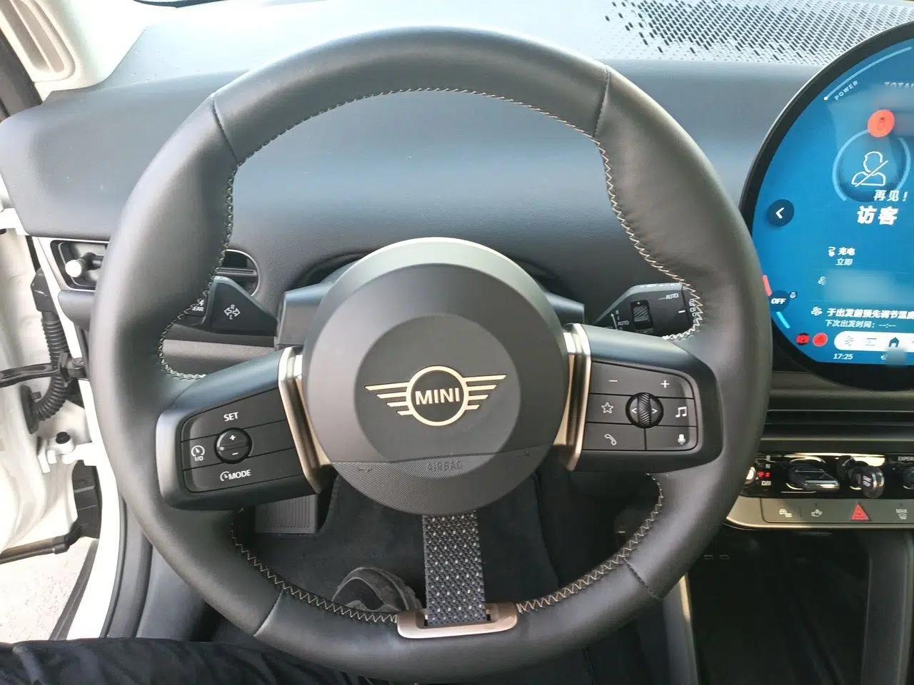 MINI Electric COOPER 2024 456km COOPER E Classic Edition — миниатюра 10