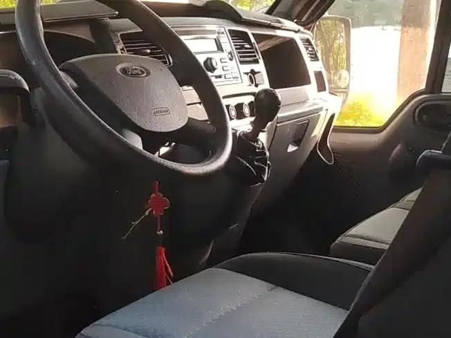 New Generation Ford Transit 2019 Model 2.2T Multi-functional Short Wheelbase Mid-Low Roof 6-Seater National VI Emission Standard — миниатюра 8