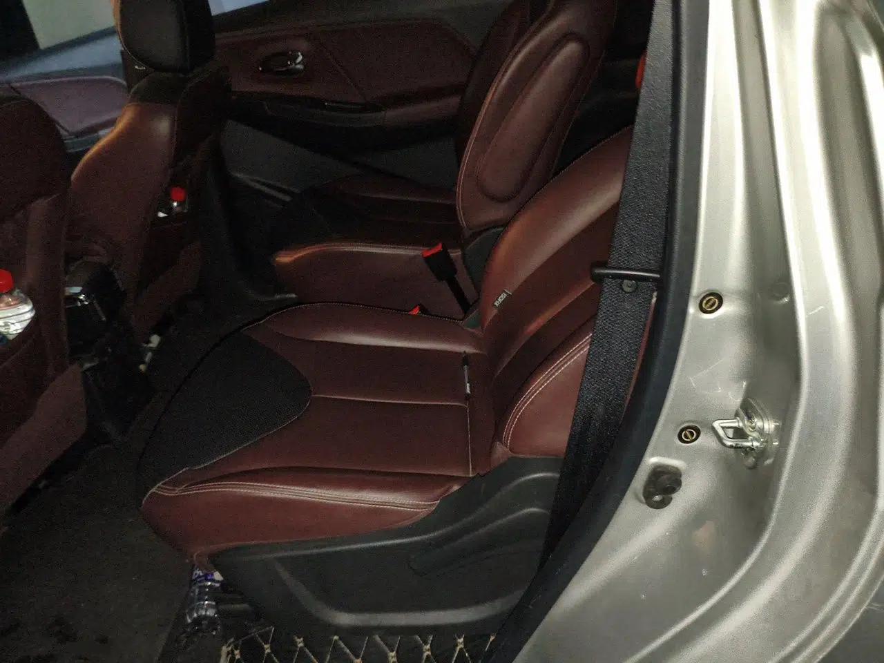 Venucia M50V 2019 1.6L CVT Luxury Edition — миниатюра 17