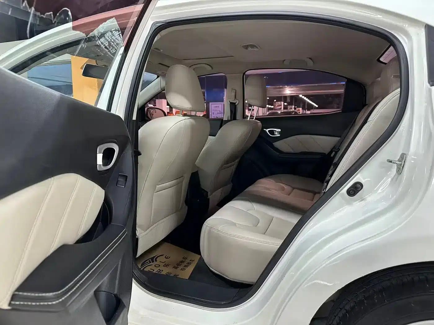 Trumpchi GA3S Vision 2014 1.6L Automatic Luxury ESP Edition — миниатюра 6