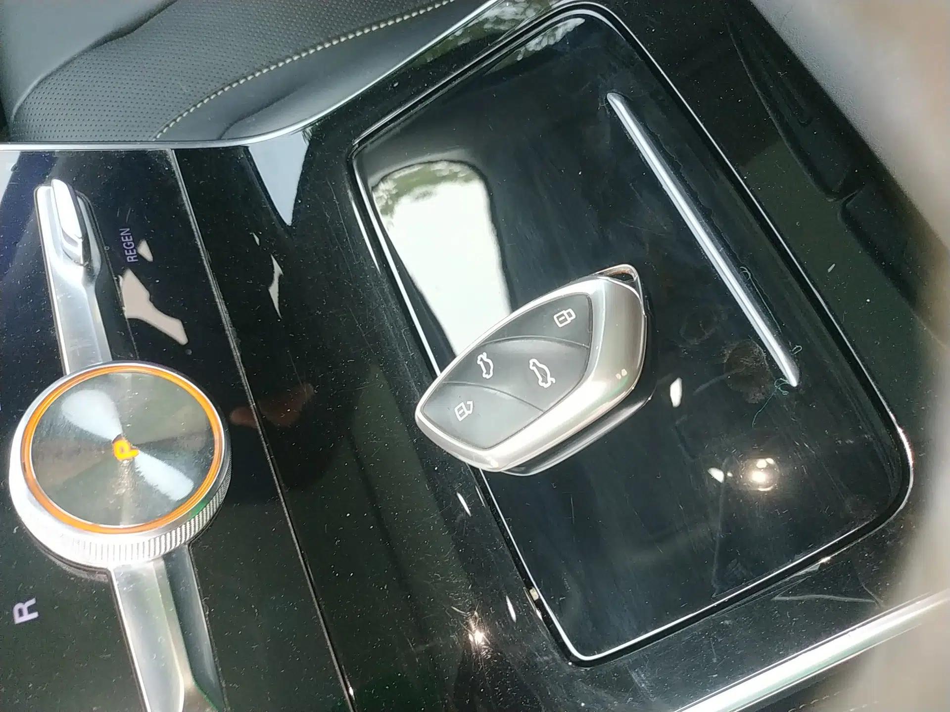 Roewe MARVEL X 2018 Rear-Drive Model — миниатюра 22