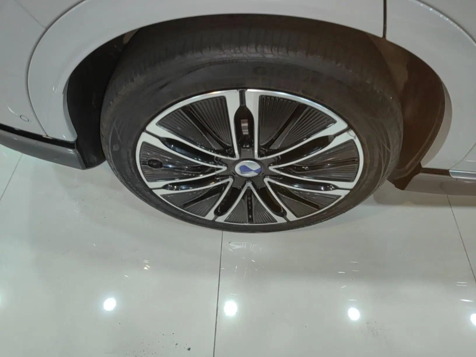 Denza N7 2024 630 All-Wheel Drive Intelligent Driving Max Edition — миниатюра 11