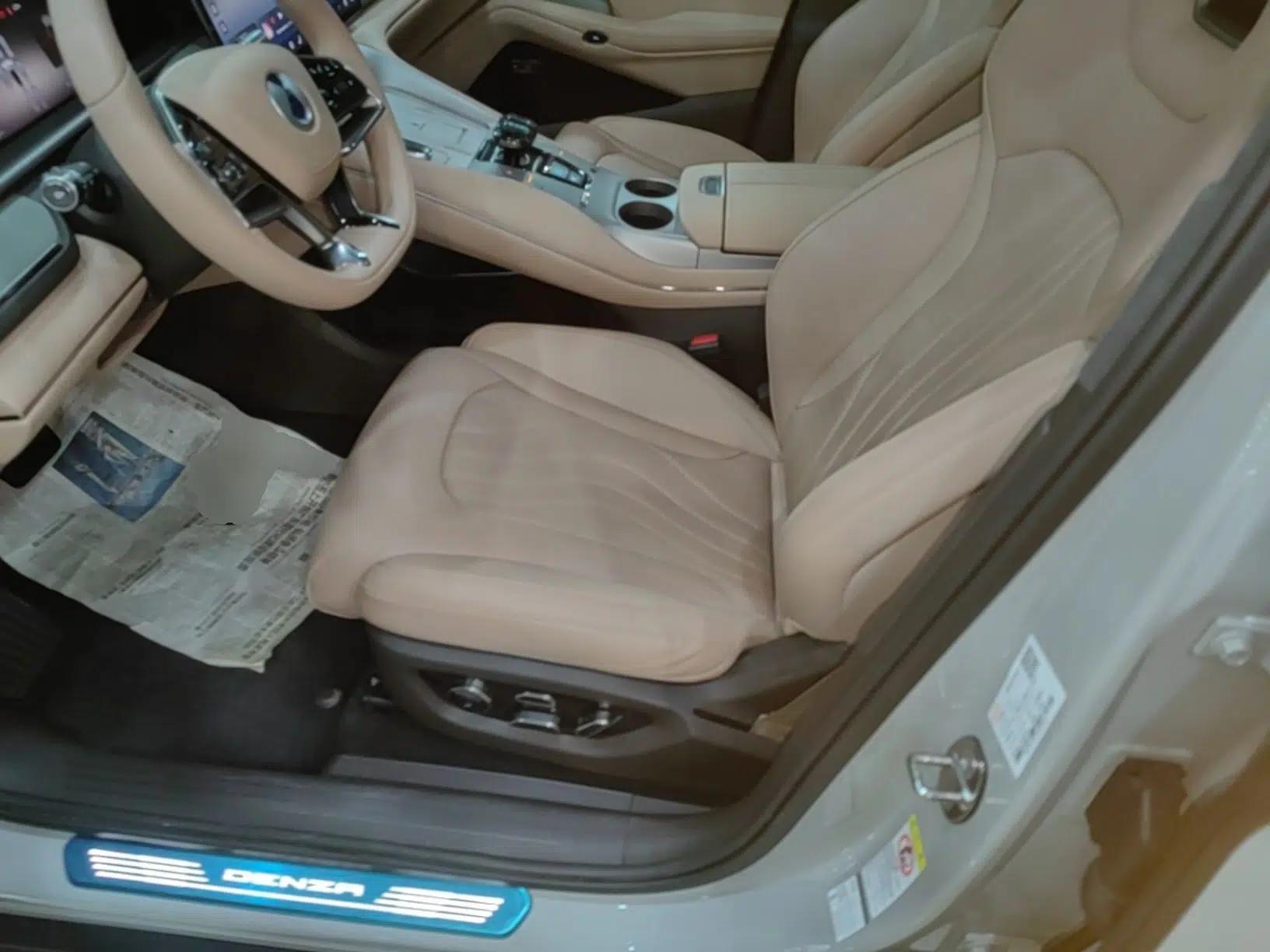 Denza N7 2024 630 All-Wheel Drive Intelligent Driving Max Edition — миниатюра 17