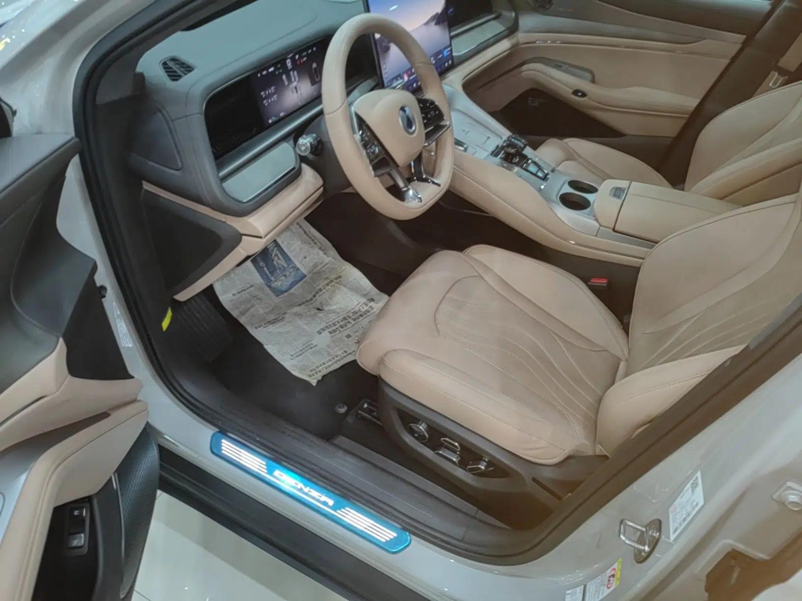 Denza N7 2024 630 All-Wheel Drive Intelligent Driving Max Edition — миниатюра 18