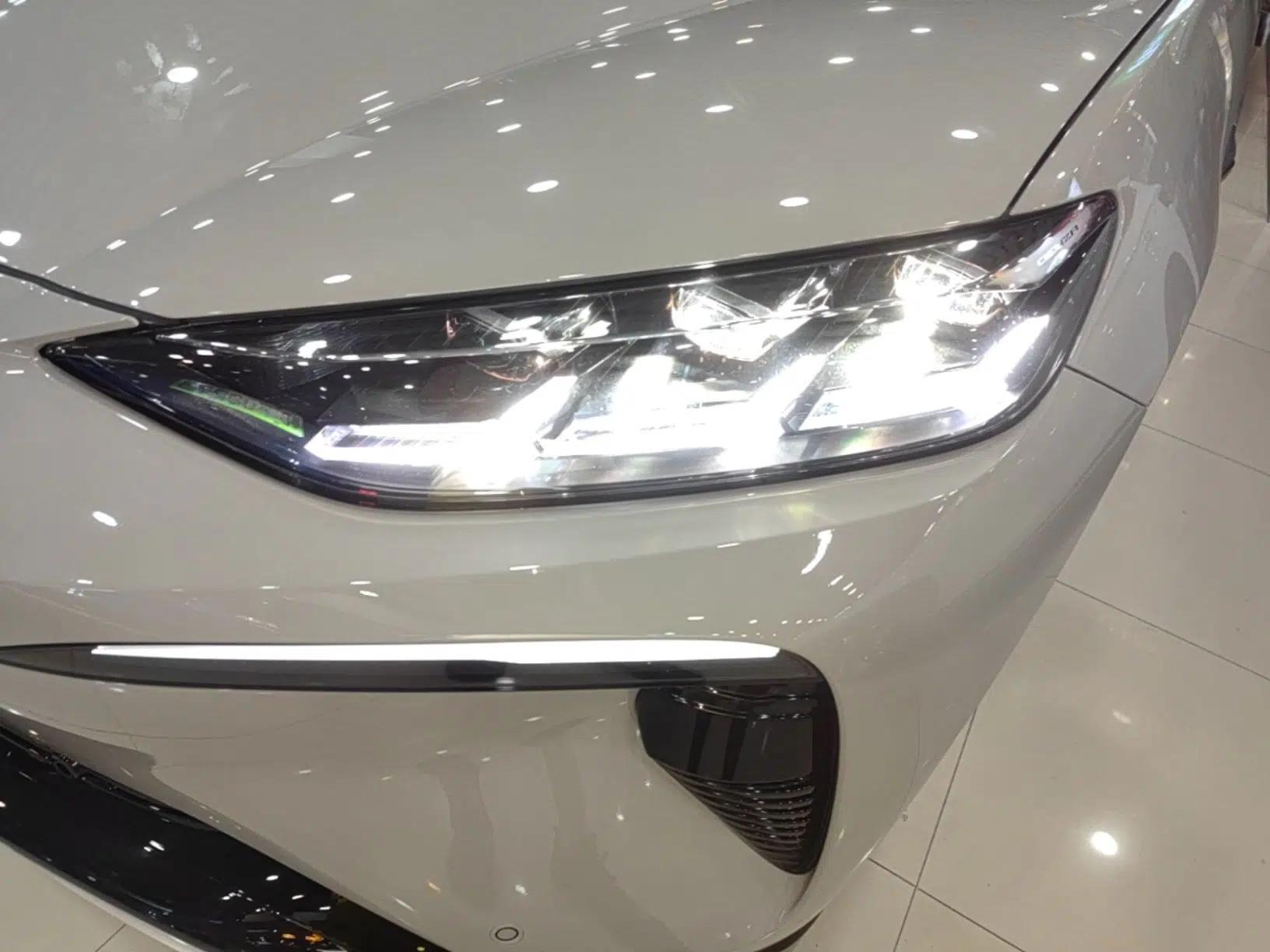 Denza N7 2024 630 All-Wheel Drive Intelligent Driving Max Edition — миниатюра 8