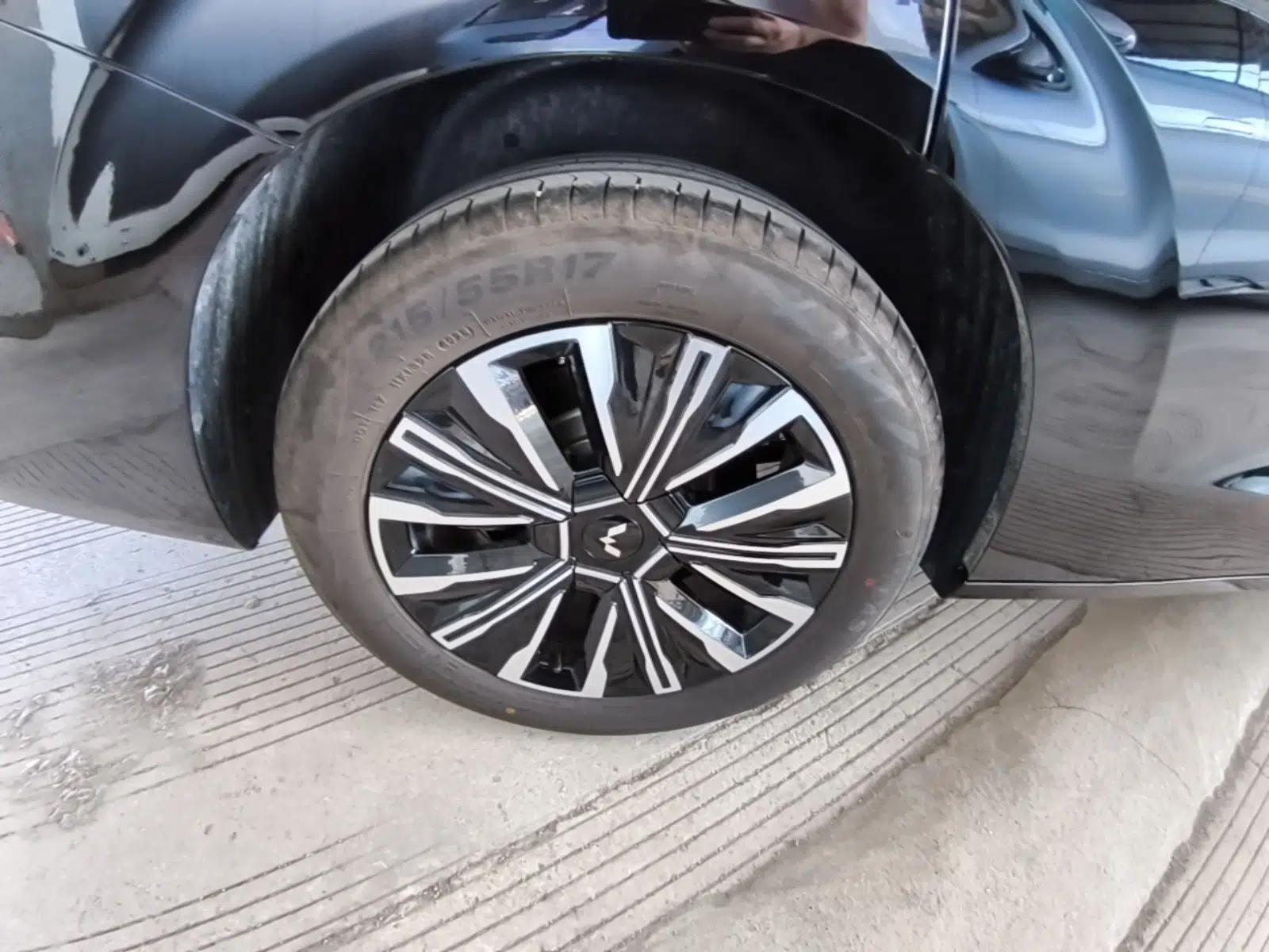 Wuling Starlight 730 2025 Model Plug-in Hybrid 125km Luxury Edition — миниатюра 11