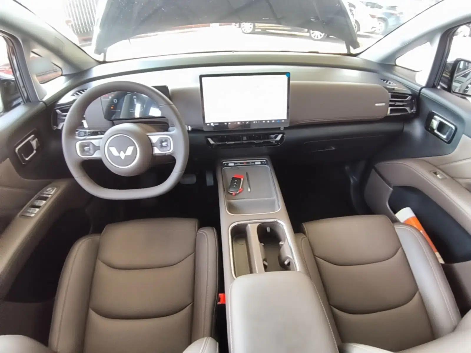 Wuling Starlight 730 2025 Model Plug-in Hybrid 125km Luxury Edition — миниатюра 12
