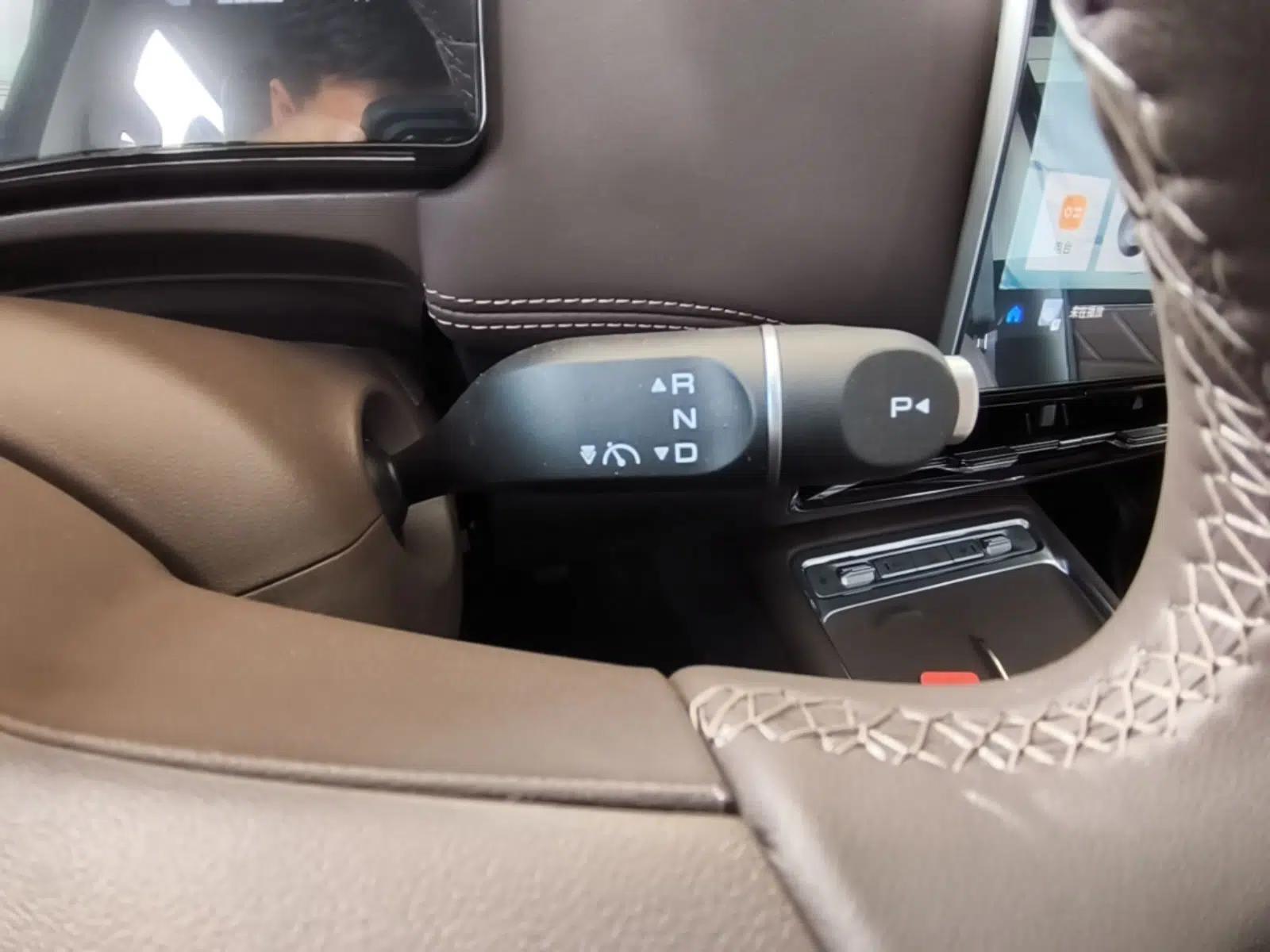 Wuling Starlight 730 2025 Model Plug-in Hybrid 125km Luxury Edition — миниатюра 16