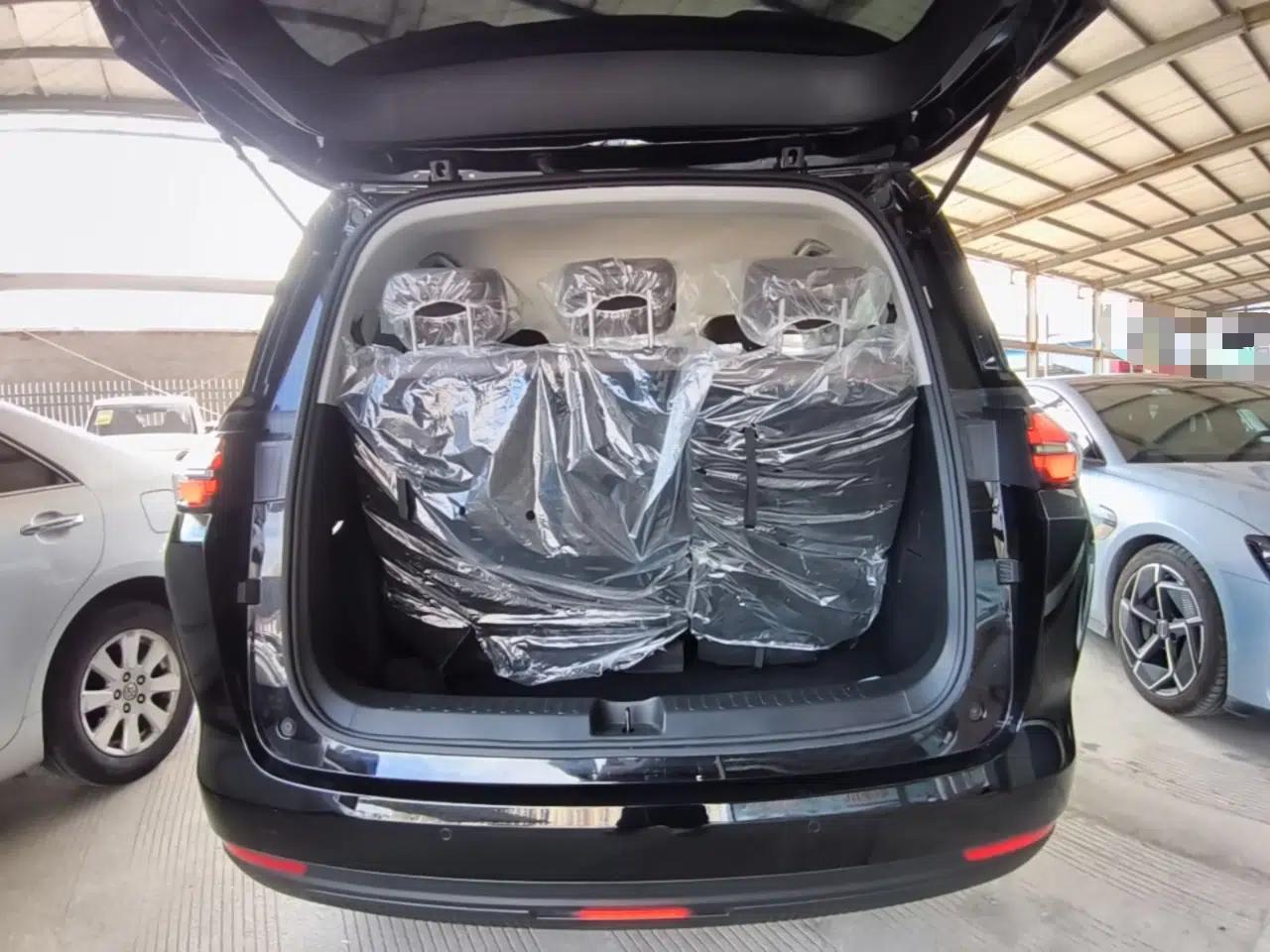 Wuling Starlight 730 2025 Model Plug-in Hybrid 125km Luxury Edition — миниатюра 22
