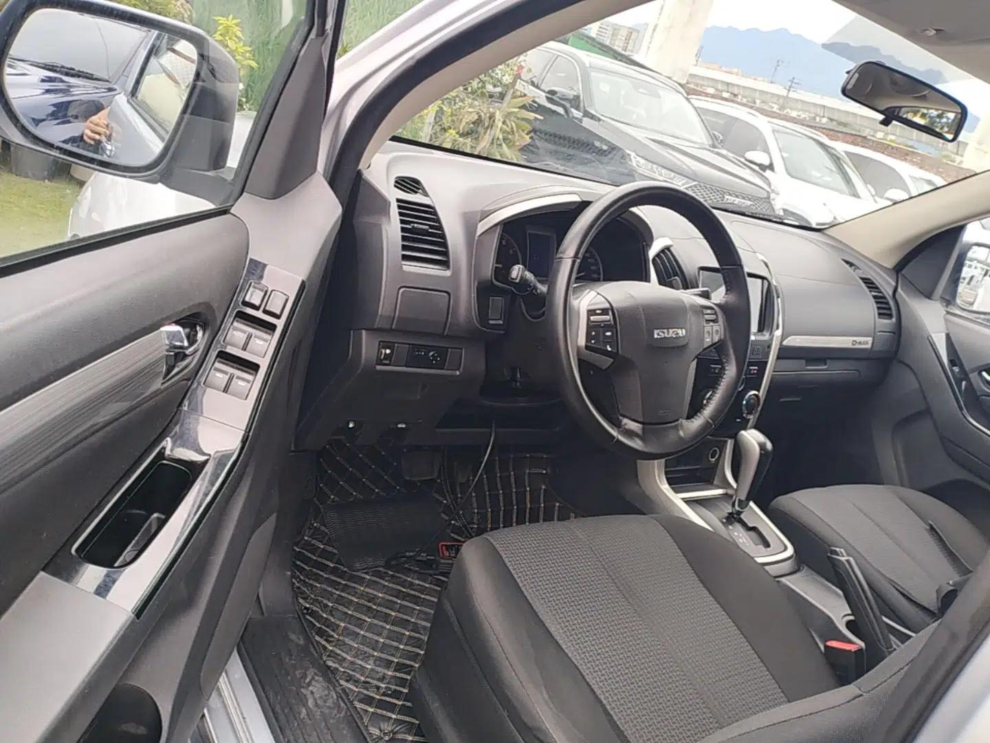 Isuzu D-MAX 2018 3.0T Two-Wheel Drive Automatic Elite Version 4JJ1-TC HI — миниатюра 18