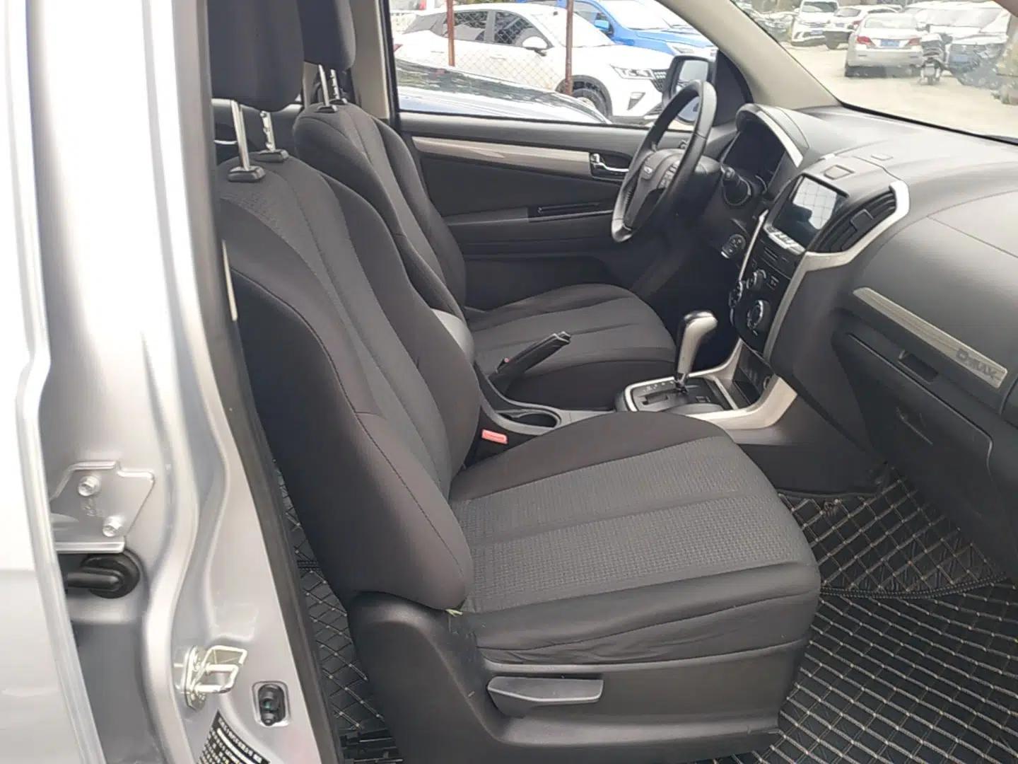 Isuzu D-MAX 2018 3.0T Two-Wheel Drive Automatic Elite Version 4JJ1-TC HI — миниатюра 19