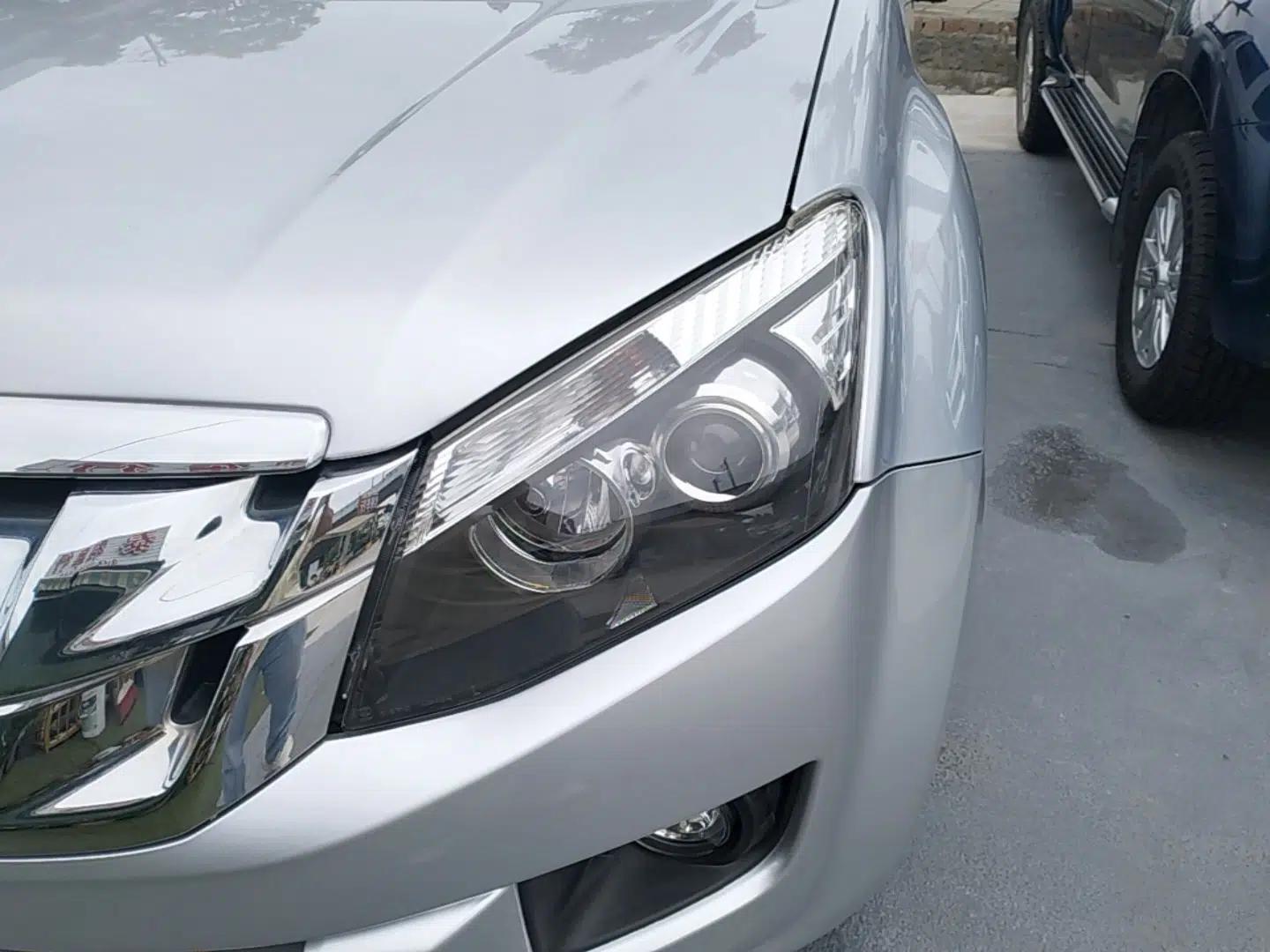 Isuzu D-MAX 2018 3.0T Two-Wheel Drive Automatic Elite Version 4JJ1-TC HI — миниатюра 8