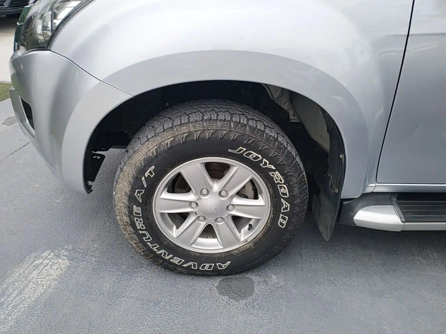 Isuzu D-MAX 2018 3.0T Two-Wheel Drive Automatic Elite Version 4JJ1-TC HI — миниатюра 10