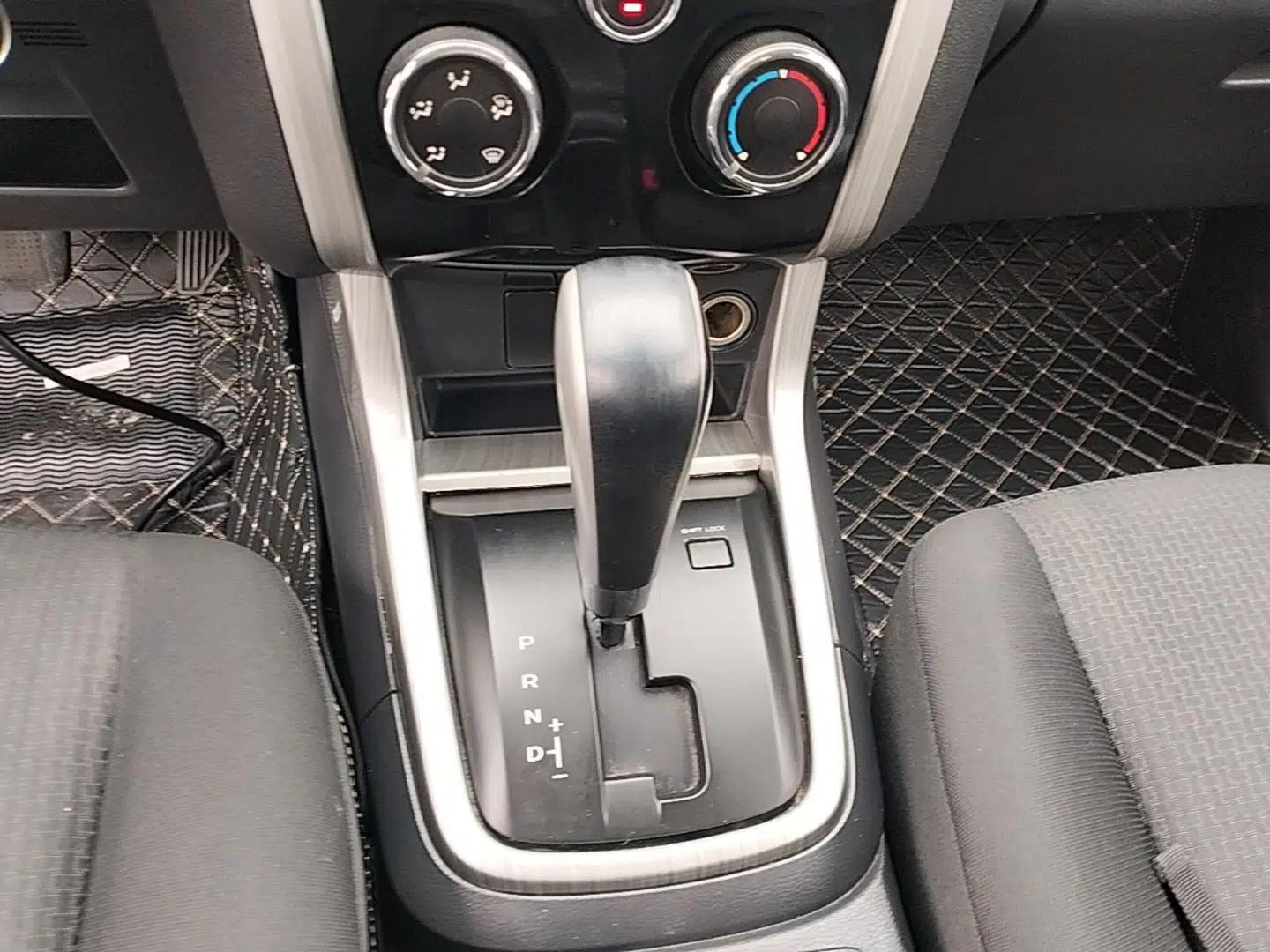Isuzu D-MAX 2018 3.0T Two-Wheel Drive Automatic Elite Version 4JJ1-TC HI — миниатюра 16