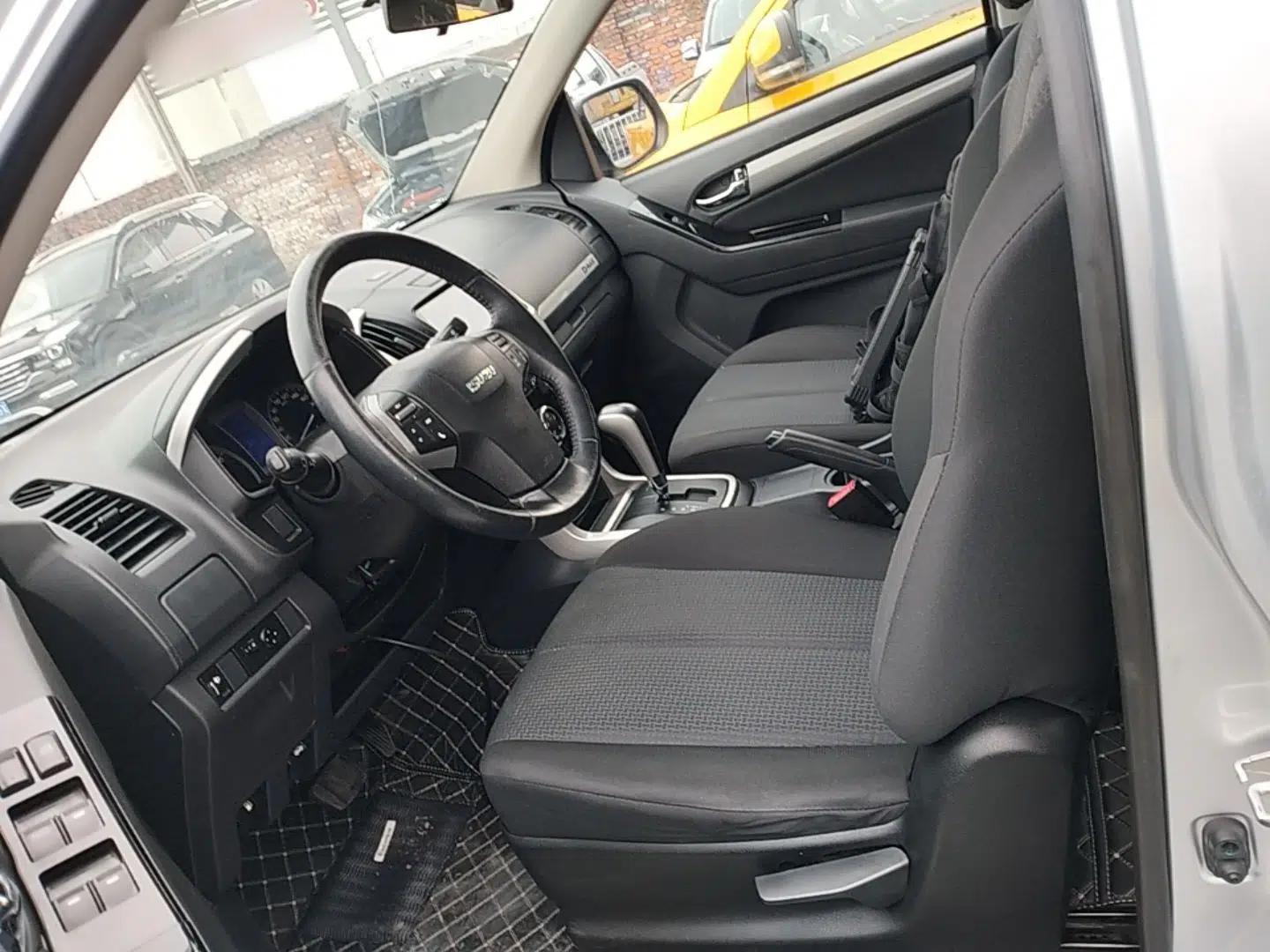 Isuzu D-MAX 2018 3.0T Two-Wheel Drive Automatic Elite Version 4JJ1-TC HI — миниатюра 17