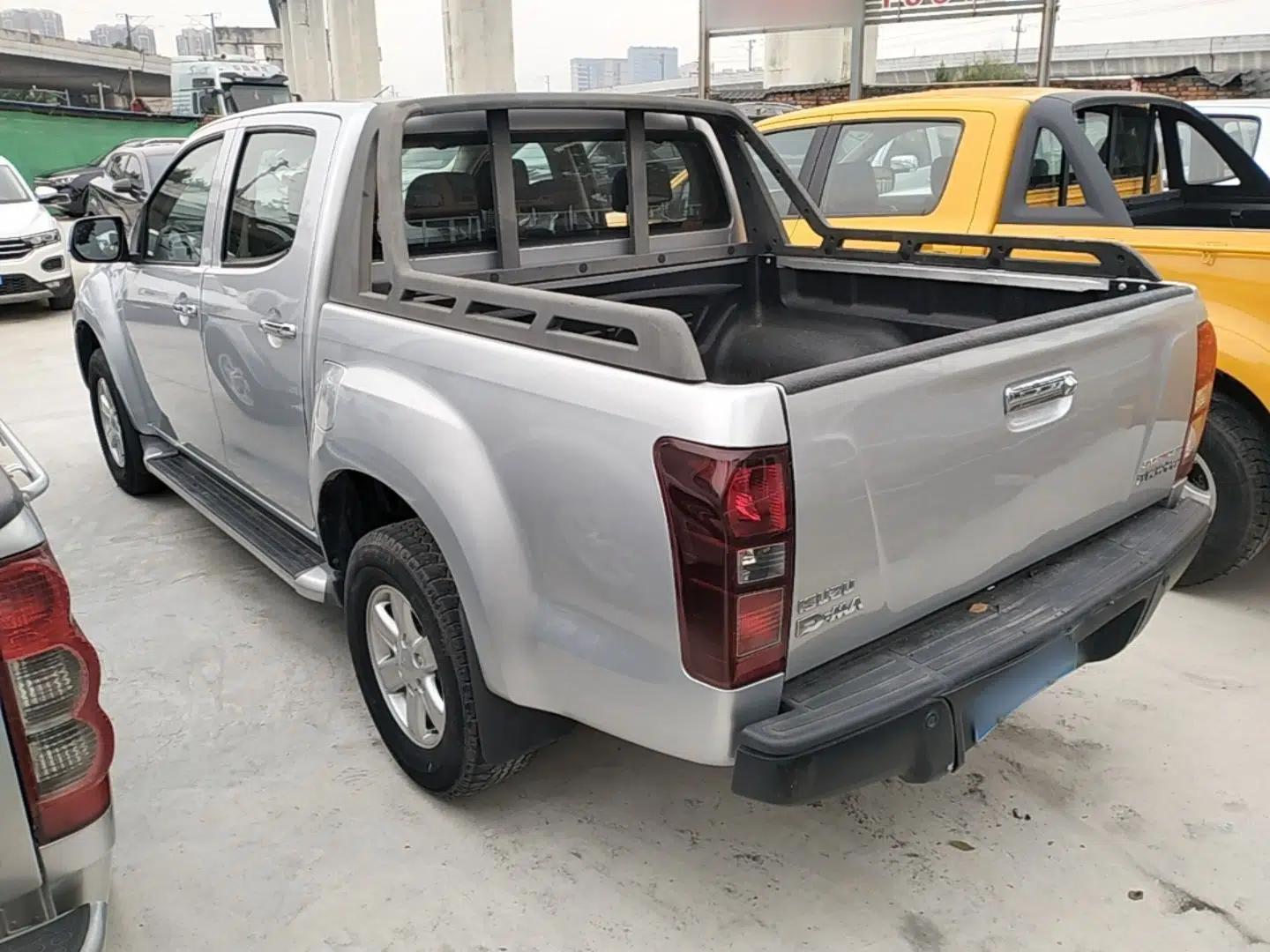 Isuzu D-MAX 2018 3.0T Two-Wheel Drive Automatic Elite Version 4JJ1-TC HI — миниатюра 4