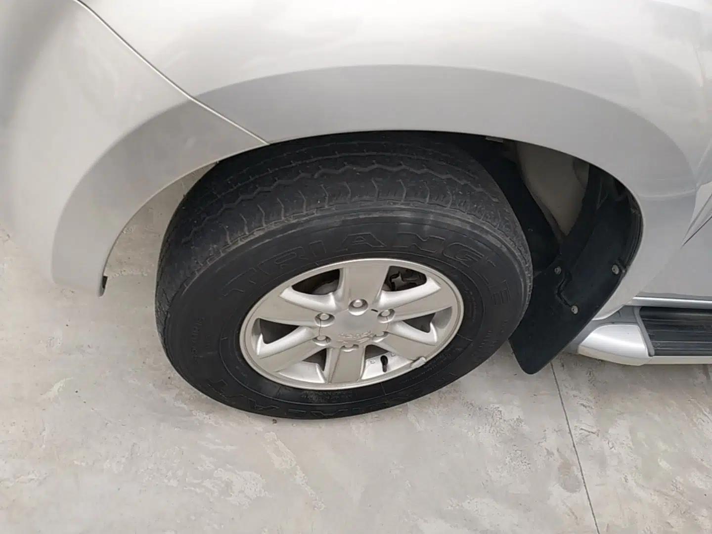 Isuzu D-MAX 2018 3.0T Two-Wheel Drive Automatic Elite Version 4JJ1-TC HI — миниатюра 10
