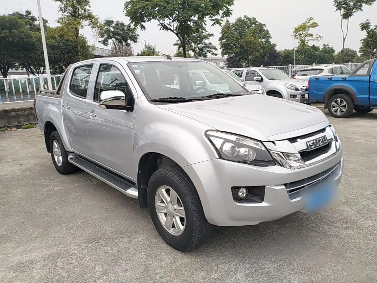 Isuzu D-MAX 2018 3.0T Two-Wheel Drive Automatic Elite Version 4JJ1-TC HI — миниатюра 12