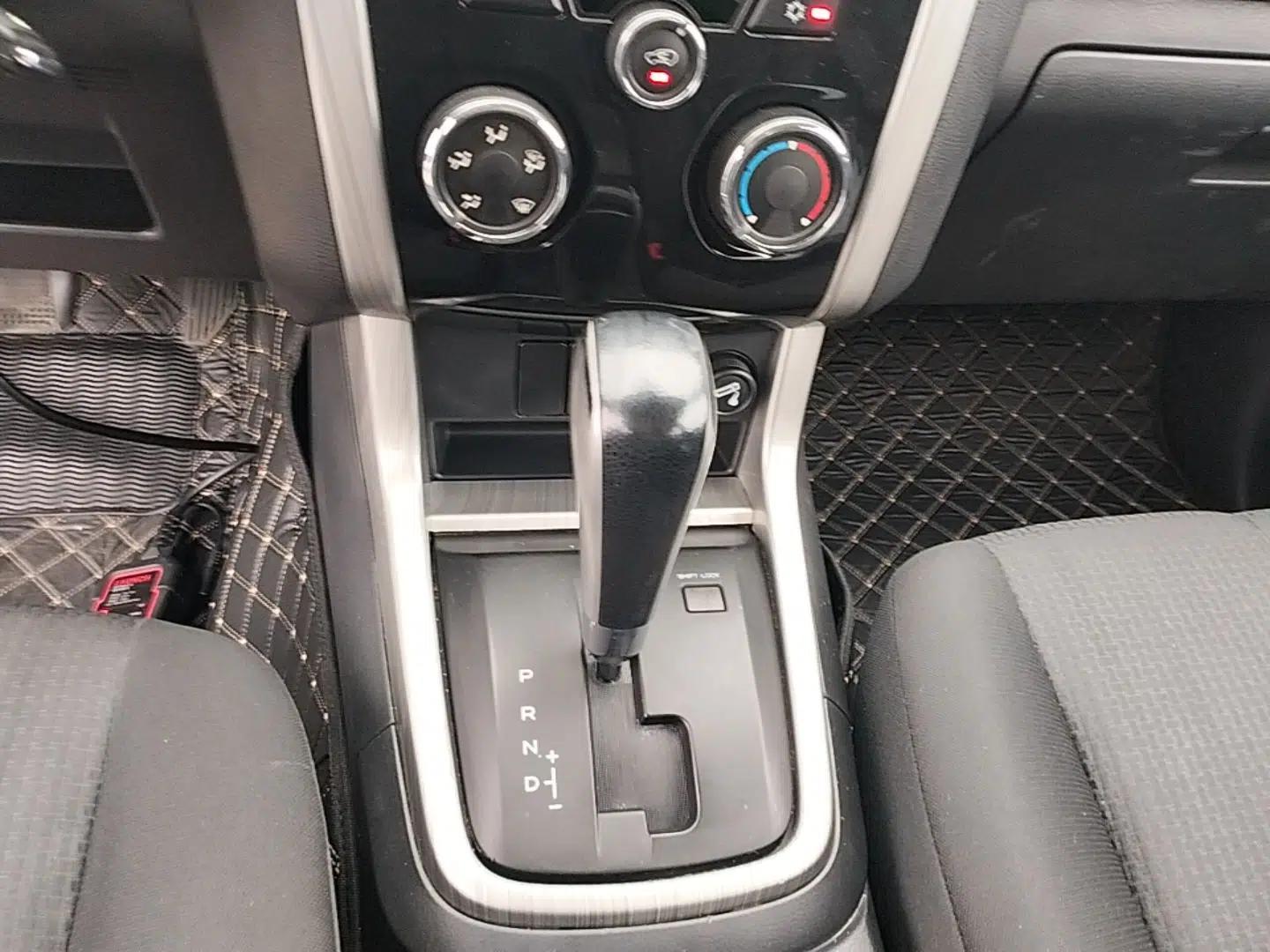 Isuzu D-MAX 2018 3.0T Two-Wheel Drive Automatic Elite Version 4JJ1-TC HI — миниатюра 21