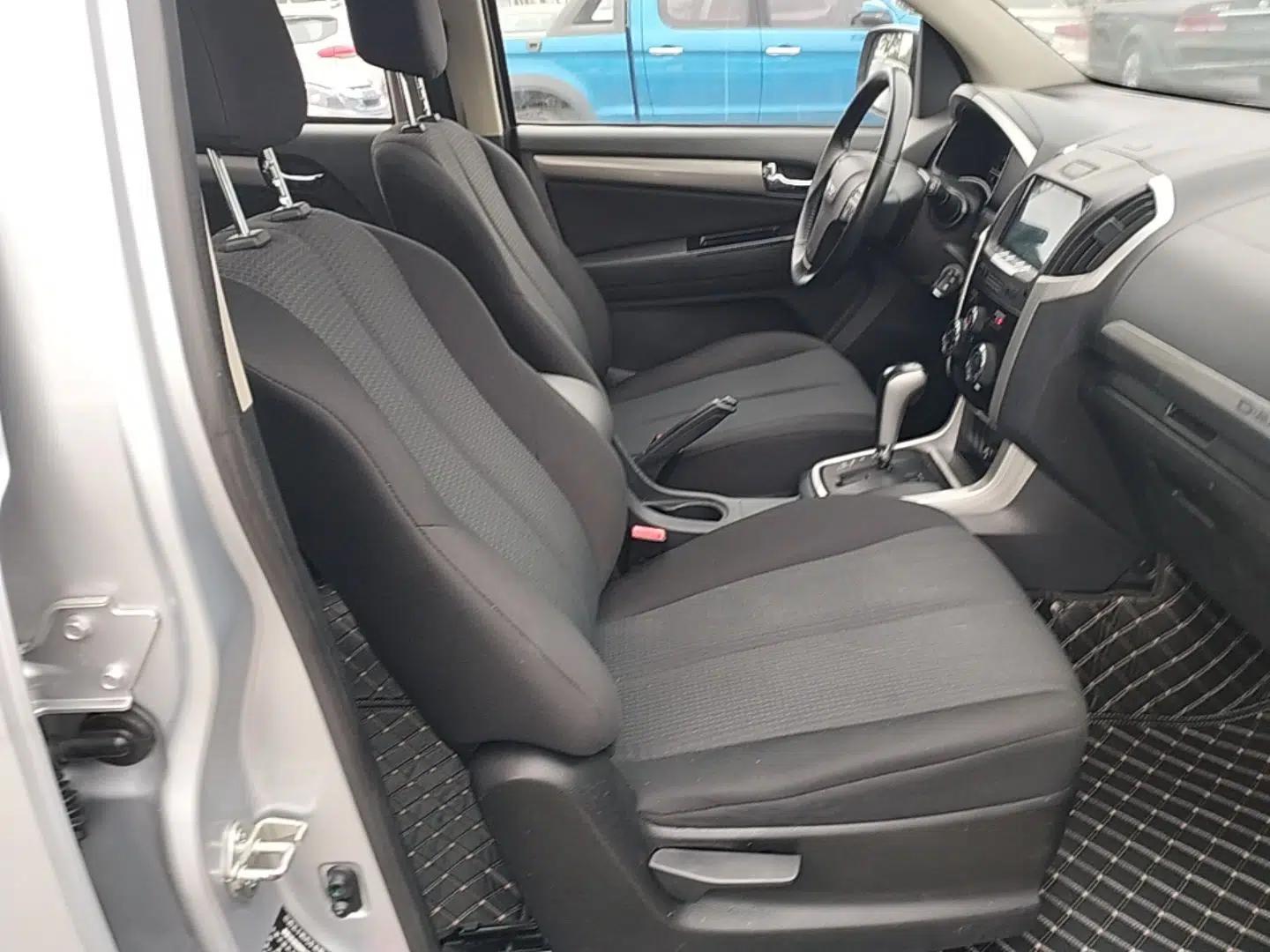 Isuzu D-MAX 2018 3.0T Two-Wheel Drive Automatic Elite Version 4JJ1-TC HI — миниатюра 24