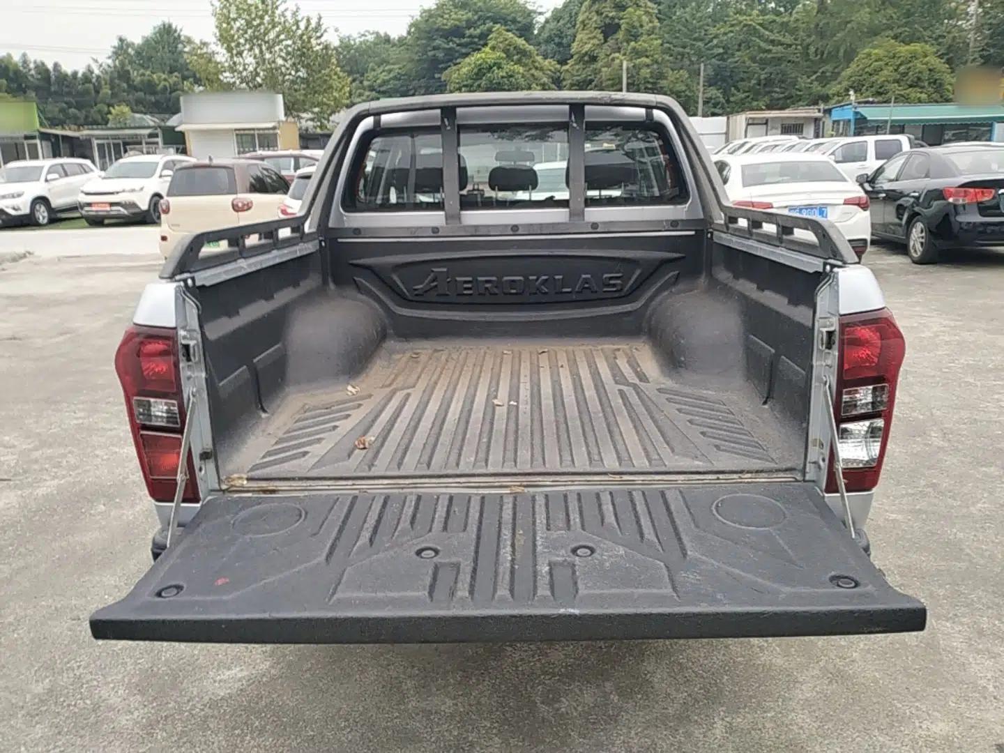Isuzu D-MAX 2018 3.0T Two-Wheel Drive Automatic Elite Version 4JJ1-TC HI — миниатюра 27