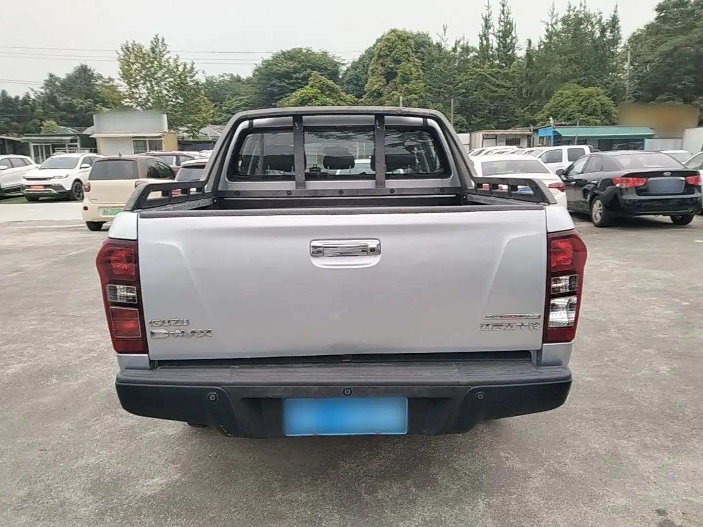 Isuzu D-MAX 2018 3.0T Two-Wheel Drive Automatic Elite Version 4JJ1-TC HI — миниатюра 5