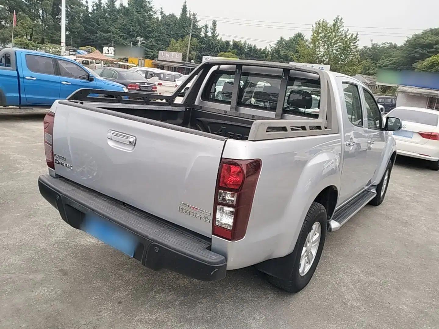 Isuzu D-MAX 2018 3.0T Two-Wheel Drive Automatic Elite Version 4JJ1-TC HI — миниатюра 6