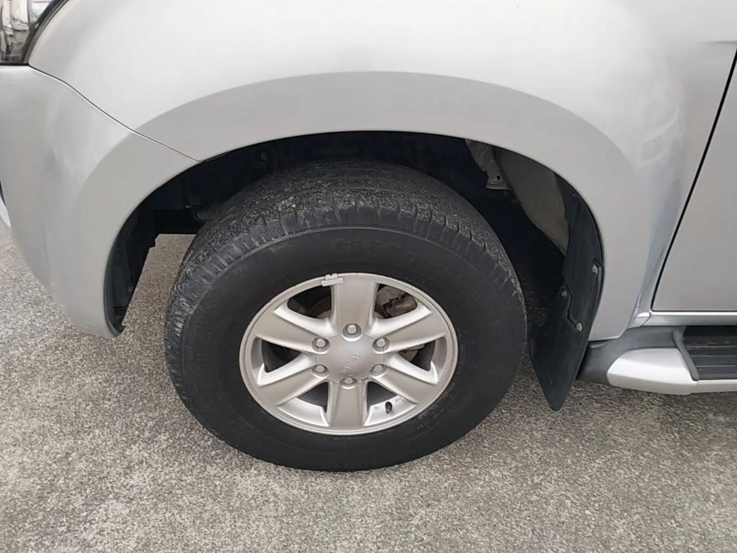 Isuzu D-MAX 2018 3.0T Two-Wheel Drive Automatic Elite Version 4JJ1-TC HI — миниатюра 10
